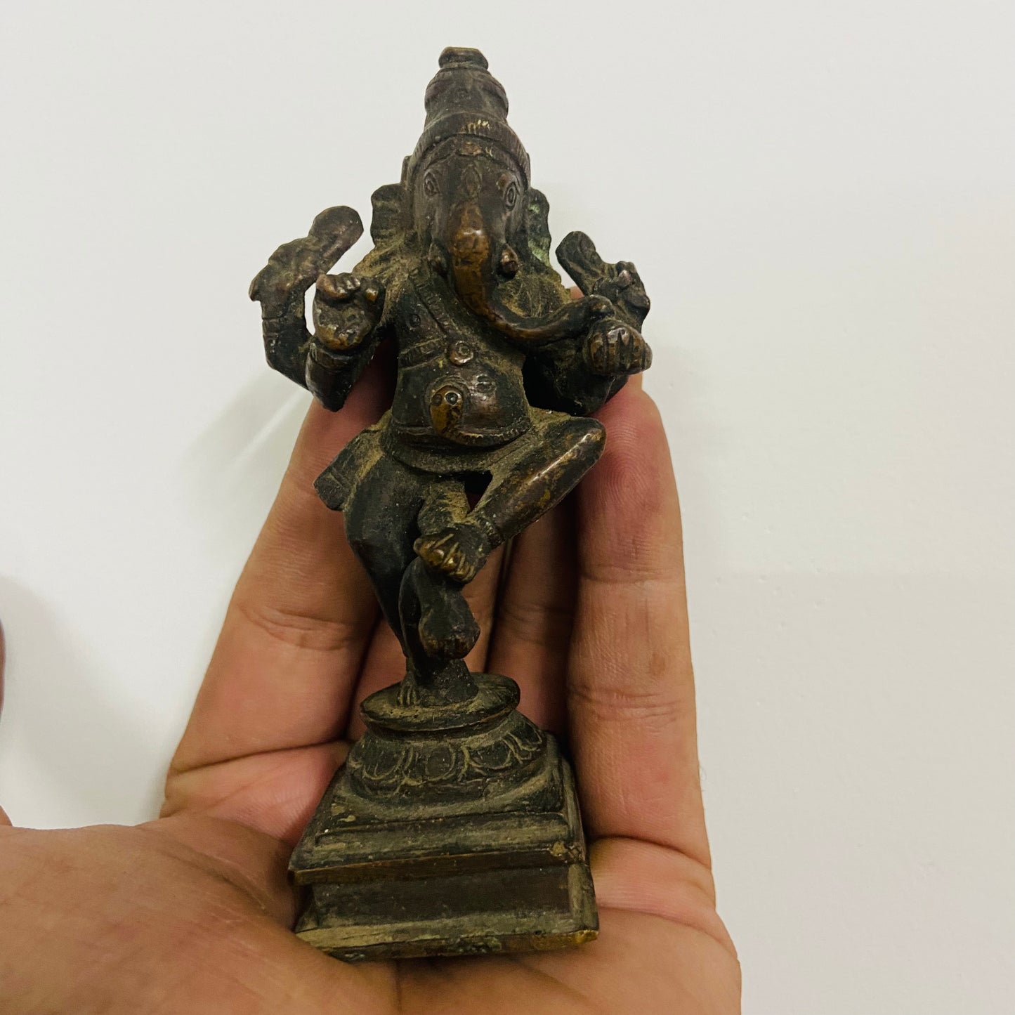 Small size Narthana Ganesha made of Brass