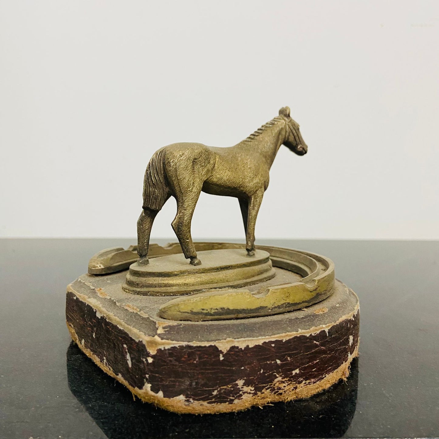 Horse with a Horseshoe, Very rare combination