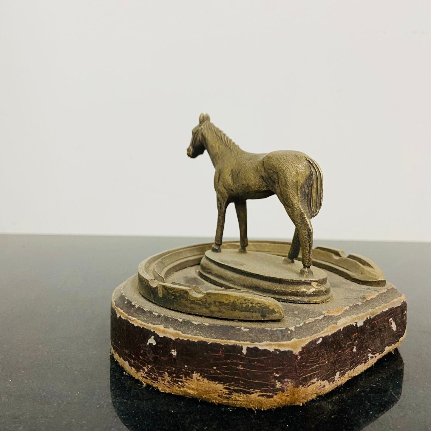 Horse with a Horseshoe, Very rare combination