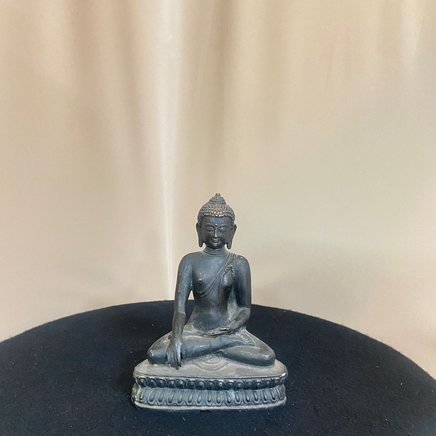 Old Seated Buddha Statue in Bhumisparsha Mudra/posture beautifully casted in bronze