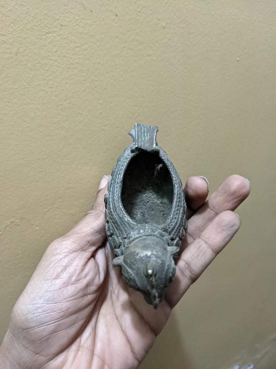Mysterious metal sculpture ashtray | Home Decors | vintage Collection - KhatiJi